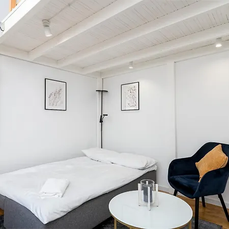 Old Town Chic With Mezzanine By Bookinghost شقة كراكوفيا