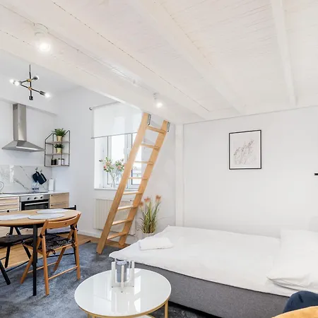 Old Town Chic With Mezzanine By Bookinghost شقة *