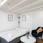 Old Town Chic With Mezzanine By Bookinghost Apartman Krakkó
